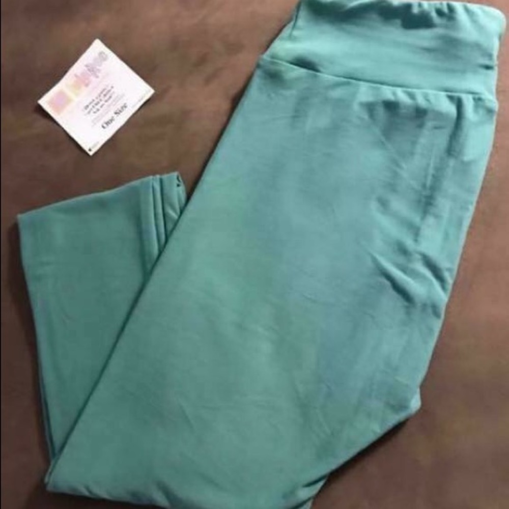 NWT one size solid LuLaRoe leggings. Color is mint